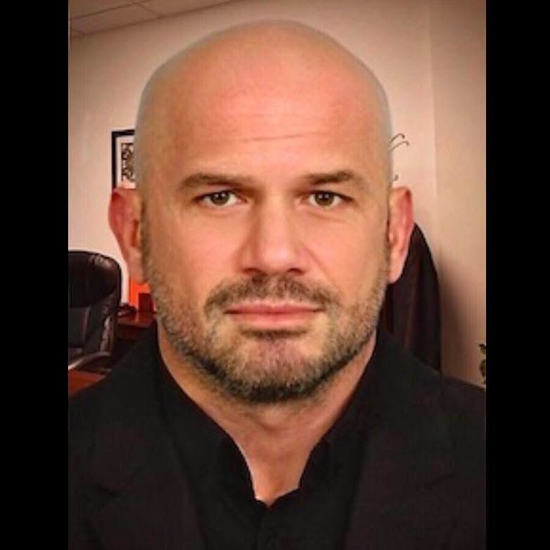 Marian Ivanov, Dlíodóir — portráid